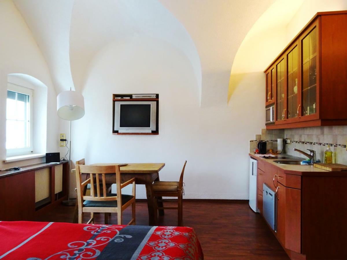 Gewoelbezimmer Am Marktplatz Gmunden Exterior foto